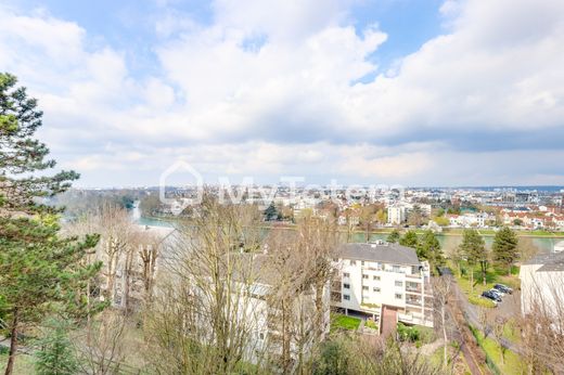 Bry-sur-Marne, Val-de-Marneのアパートメント