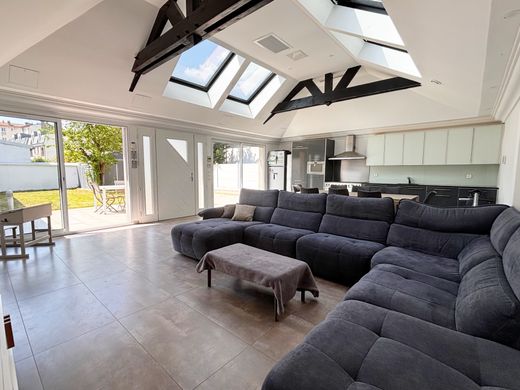 Luxury home in Joinville-le-Pont, Val-de-Marne