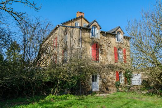Luxus-Haus in Brûlon, Sarthe