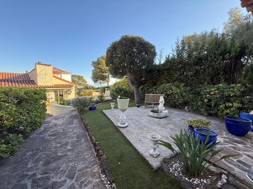 ﺷﻘﺔ ﻓﻲ Roquebrune-sur-Argens, Var