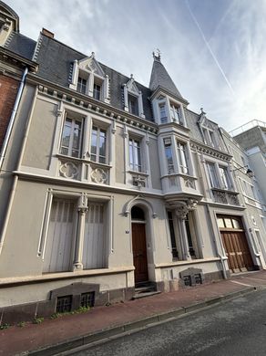 Villa a Vichy, Allier