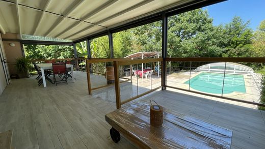 Villa in Maureillas-las-Illas, Pyrénées-Orientales