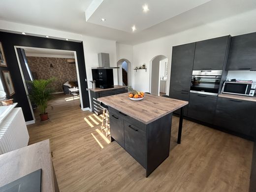 豪宅  Vernéville, Moselle