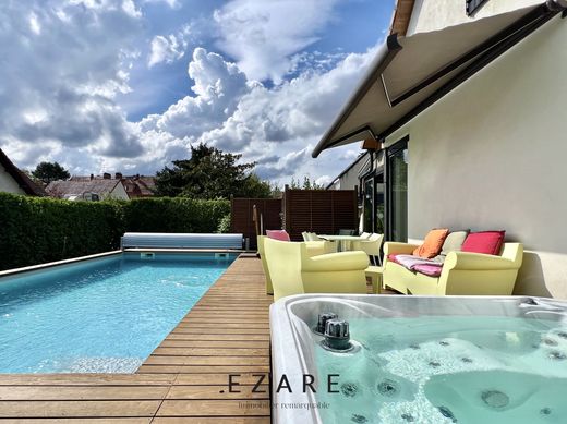 Maison de luxe à Fontaine-lès-Dijon, Côte-d'Or