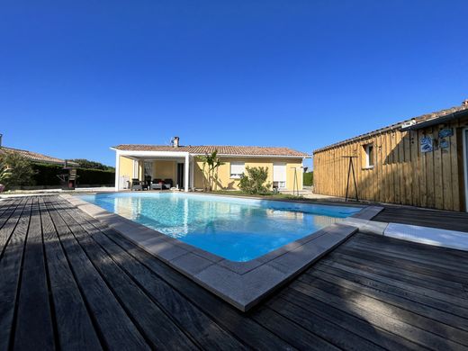 Villa à La Teste-de-Buch, Gironde