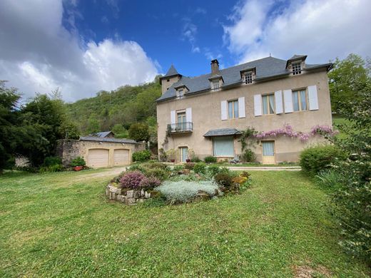 Castello a Marcillac-Vallon, Aveyron