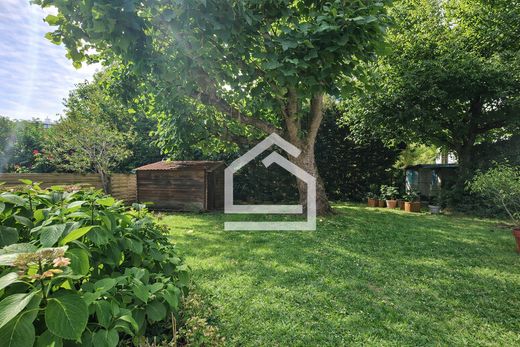 Casa de lujo en Mérignac, Gironda