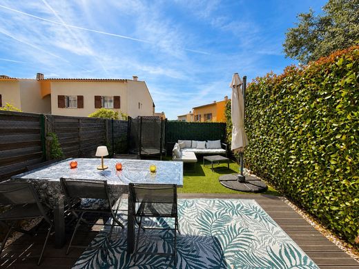 Villa in Cagnes-sur-Mer, Alpes-Maritimes