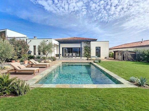 Luxury home in Pollestres, Pyrénées-Orientales