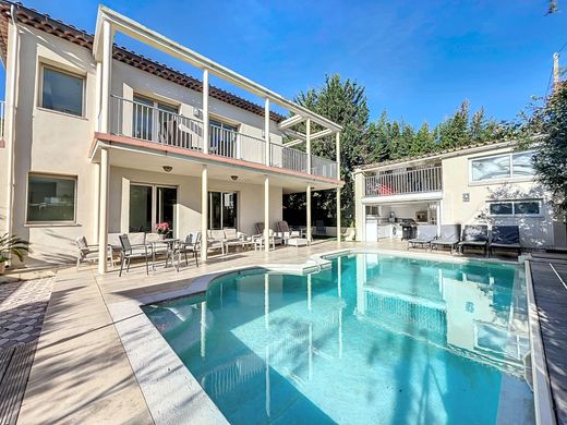 Antibes, Alpes-Maritimesのヴィラ