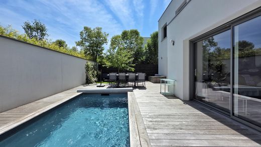 Luxury home in Caudéran, Gironde