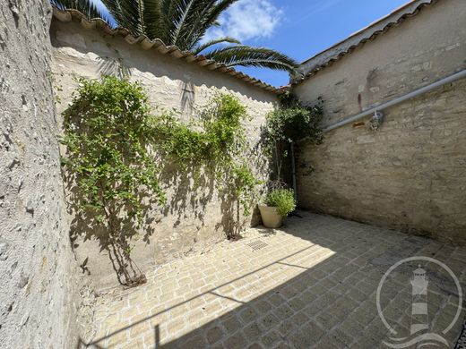Luxury home in La Flotte, Charente-Maritime
