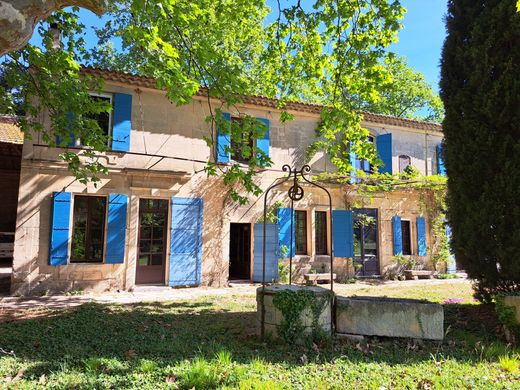 Villa a Arles, Bocche del Rodano