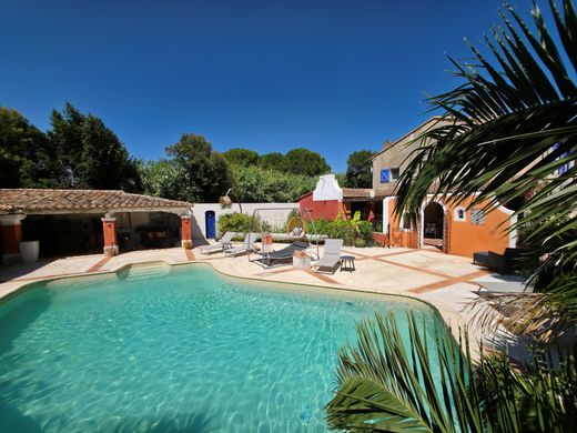 Villa in Arles, Bouches-du-Rhône