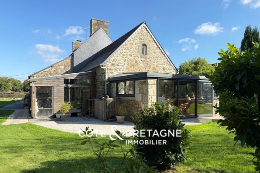 Casa di lusso a Pluzunet, Côtes-d'Armor