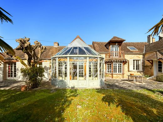 Casa di lusso a Pont-sur-Yonne, Yonne
