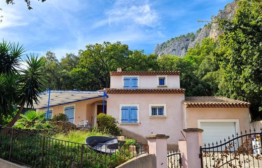 Luxury home in Le Revest-les-Eaux, Var