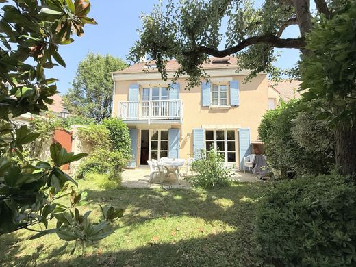 Luxury home in Rueil-Malmaison, Hauts-de-Seine