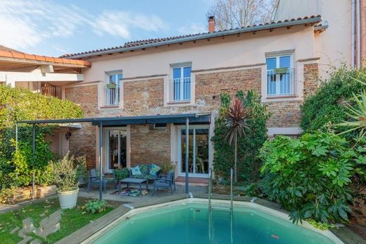 Luxury home in L'Isle-Jourdain, Gers