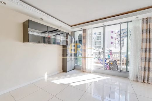 Apartment in Buttes-Chaumont, Villette, Bas Belleville, Paris