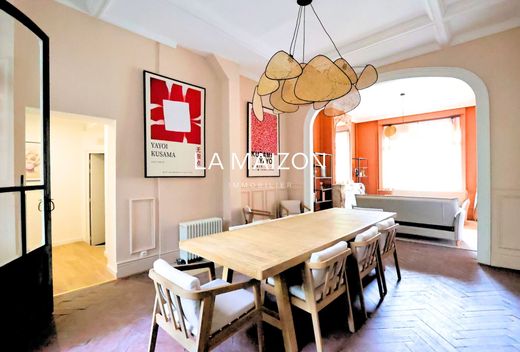 ‏בתי יוקרה ב  ליל, North