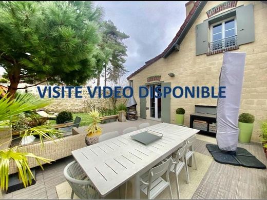 Luxe woning in Pontoise, Val d'Oise