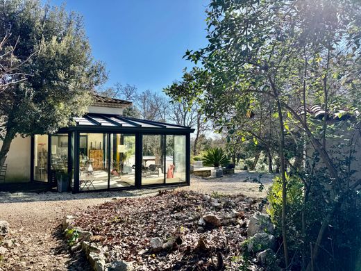 Πολυτελή κατοικία σε Aubussargues, Gard