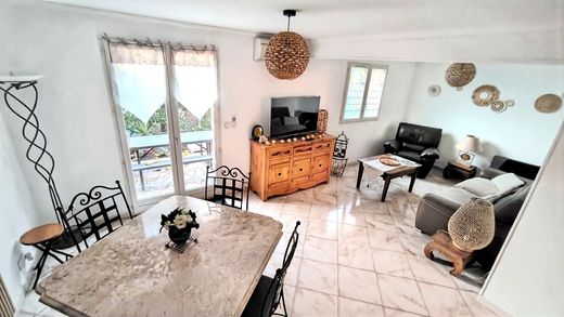 豪宅  Fréjus, Var