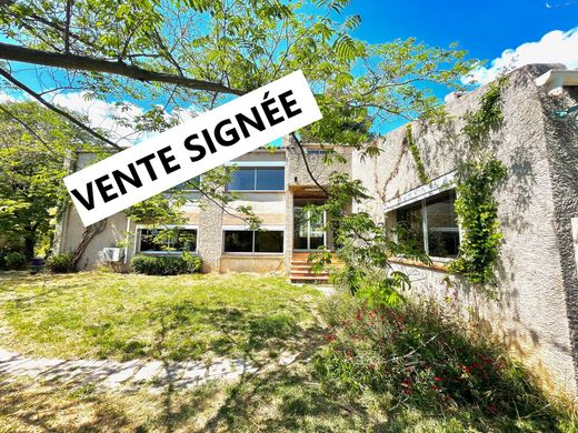 Luxe woning in Ollioules, Var
