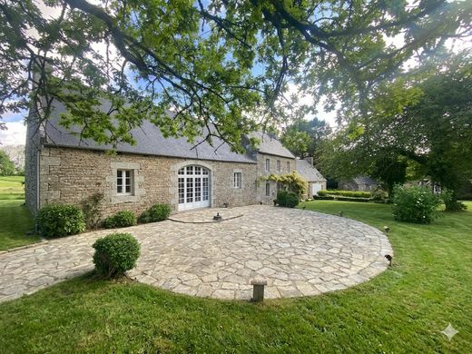 Luxury home in Ploumilliau, Côtes-d'Armor