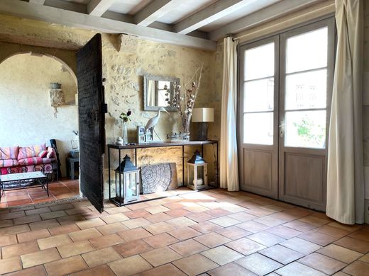 Luxury home in Loupiac, Gironde