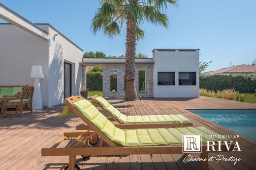 Villa in Bouliac, Gironde