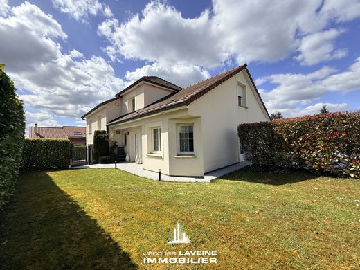 Maison de luxe à Corny-sur-Moselle, Moselle