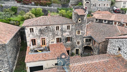 Luxus-Haus in Issoire, Puy-de-Dôme