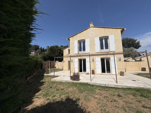 Luxury home in Ollioules, Var