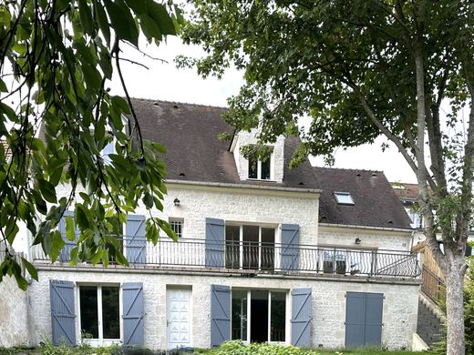 Luxus-Haus in Médan, Yvelines