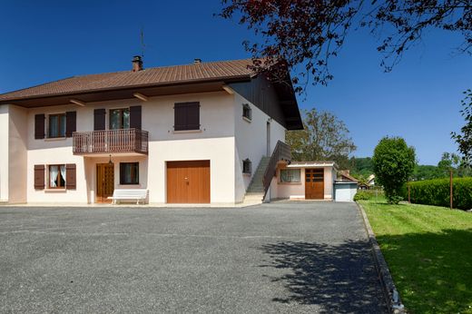 Casa di lusso a Cornier, Alta Savoia