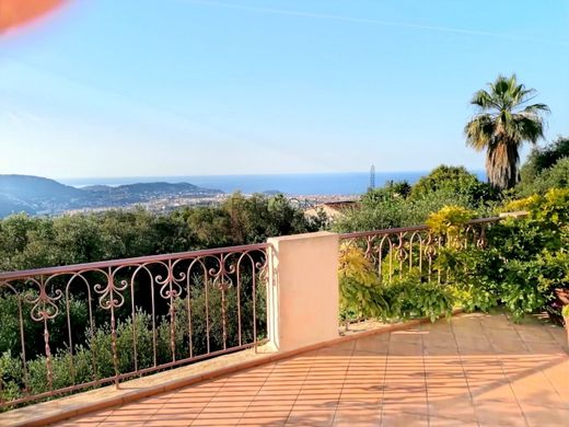 Villa in Falicon, Alpes-Maritimes