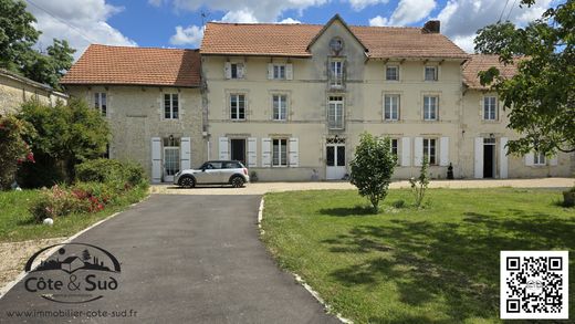 Luxury home in Aigrefeuille-d'Aunis, Charente-Maritime