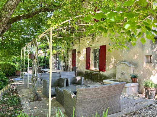 ‏וילה ב  Pernes-les-Fontaines, Vaucluse