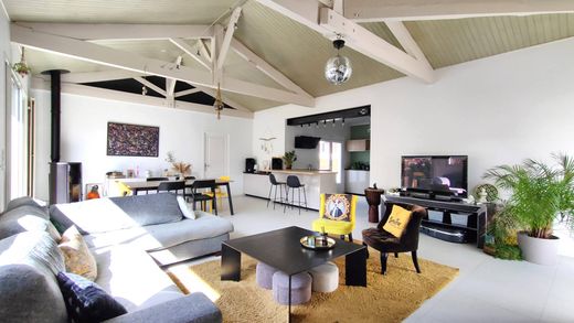 Элитный дом, Léognan, Gironde