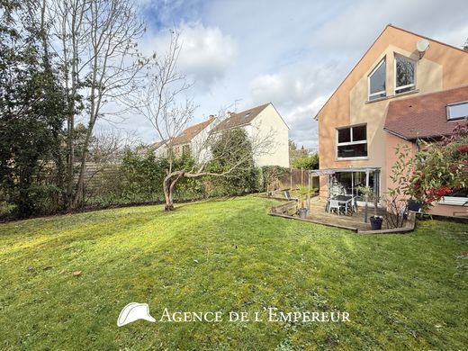 Maison de luxe à Rueil-Malmaison, Hauts-de-Seine