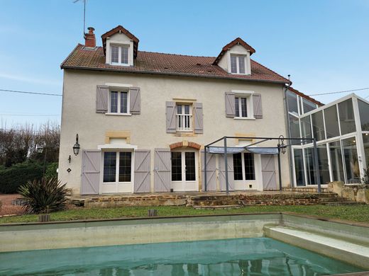 Villa in Sauvigny-les-Bois, Nièvre