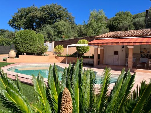 Villa à Pierrefeu-du-Var, Var
