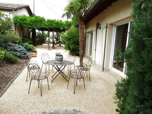 Luxury home in Anneyron, Drôme