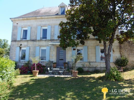 Casa di lusso a Saint-Thomas-de-Conac, Charente-Maritime