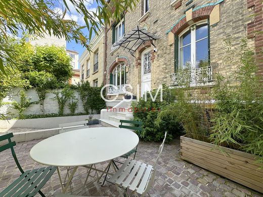 Luxus-Haus in Colombes, Hauts-de-Seine