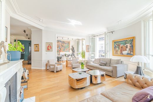 Apartment in Saint-Germain, Odéon, Monnaie, Paris