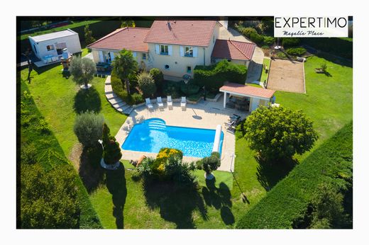 Luxury home in Brignais, Rhône