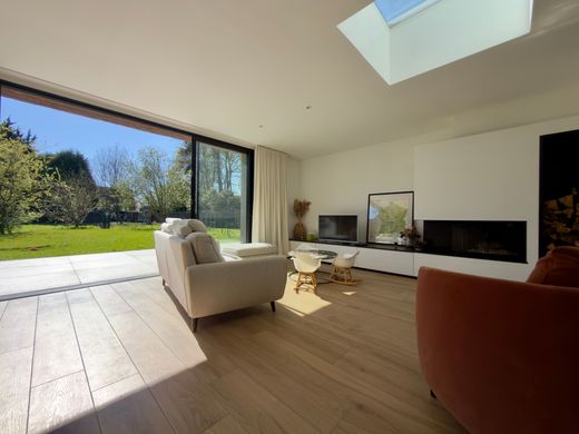 Элитный дом, Villeneuve-d'Ascq, North